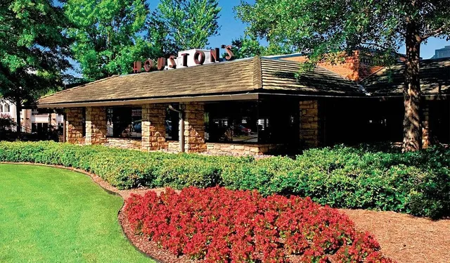 $2,708 | 2171 Peachtree Road Northwest, Unit 2B2BA, Atlanta, GA 30309