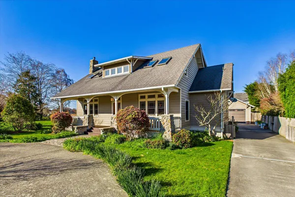 $720,000 | 1025 Dewey Avenue, Ferndale, CA 95536