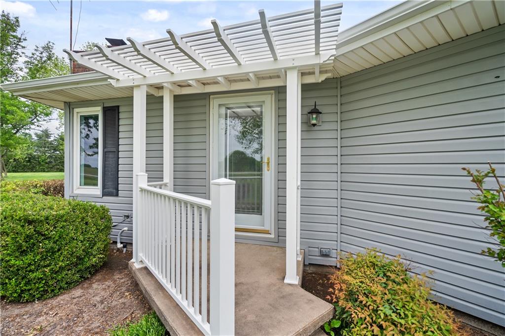 1504 17000 Road Parsons, KS 67357 - Photo 8 of 90