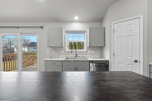 $349,900 | 843 Redhawk Drive, Pulaski, WI 54162