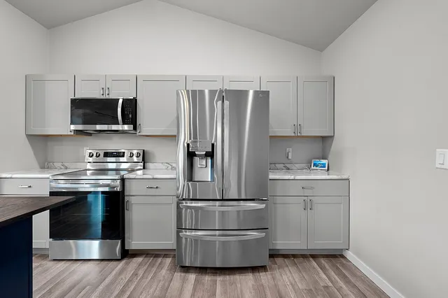 $349,900 | 843 Redhawk Drive, Pulaski, WI 54162