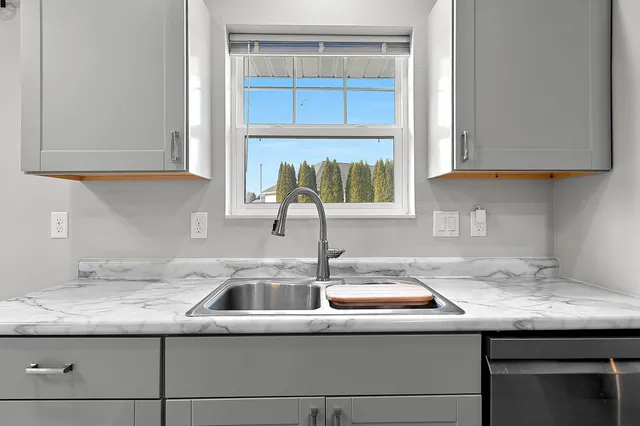 $349,900 | 843 Redhawk Drive, Pulaski, WI 54162