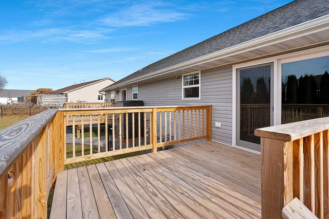 $349,900 | 843 Redhawk Drive, Pulaski, WI 54162