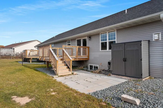 $349,900 | 843 Redhawk Drive, Pulaski, WI 54162