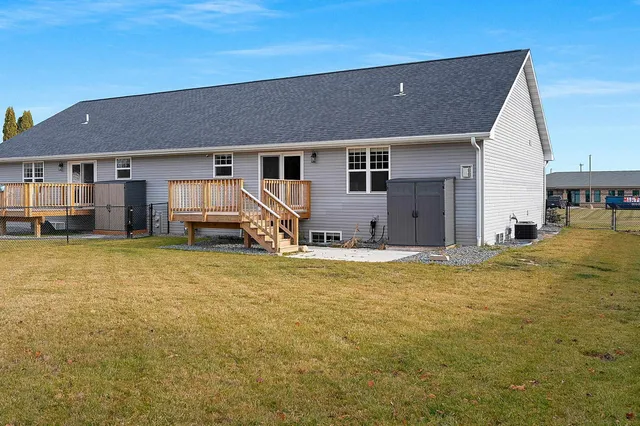 $349,900 | 843 Redhawk Drive, Pulaski, WI 54162