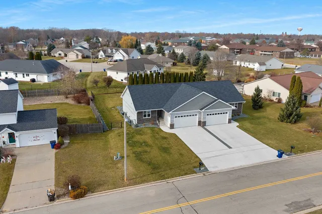 $349,900 | 843 Redhawk Drive, Pulaski, WI 54162