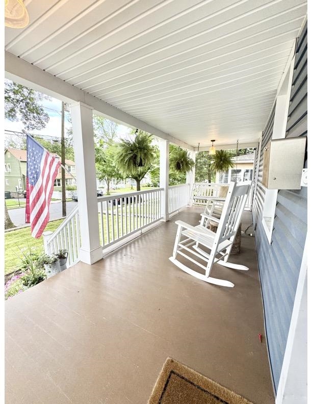 20 Colonial Road Morristown, NJ 07960 - Photo 2 of 33