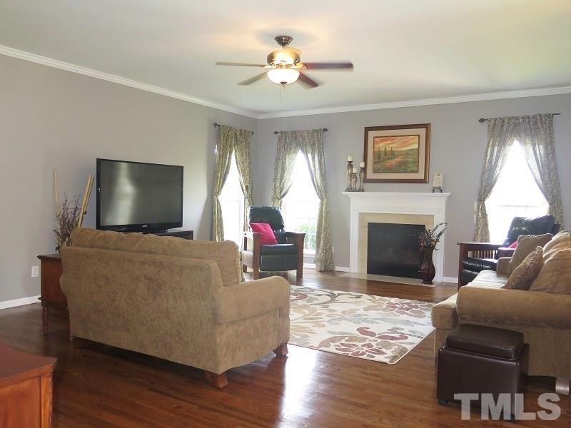 10437 Chandler Way Raleigh, NC 27614 - Photo 5 of 25 Gallery Image 5