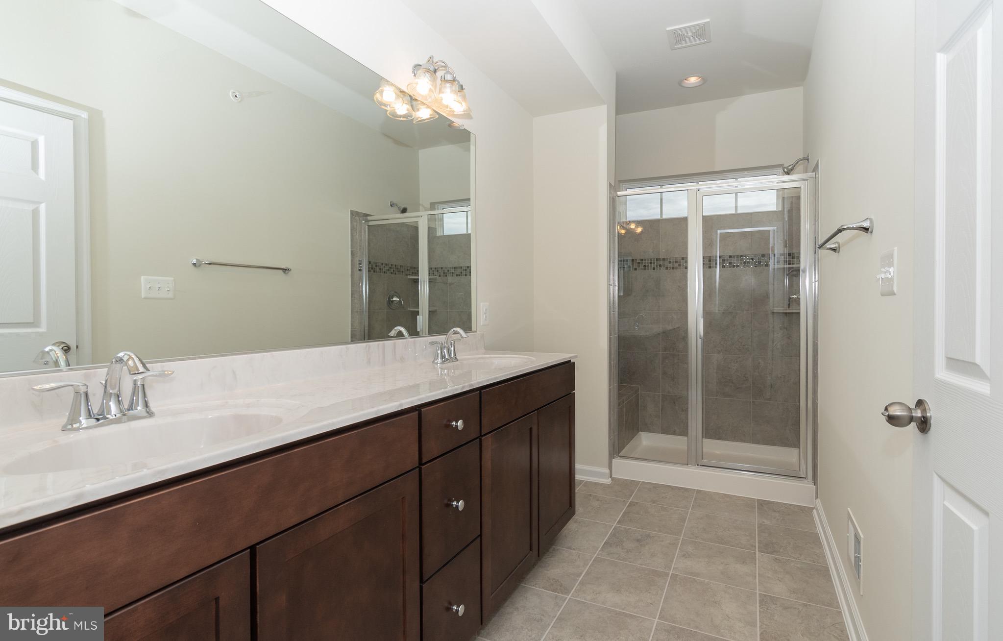6157 Posey Street Frederick, MD 21703 - Photo 8 of 14 Owners Bath