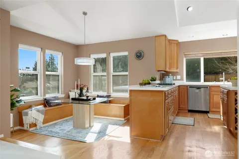 $1,625,000 | 15920 Northeast 51st Street, Redmond, WA 98052