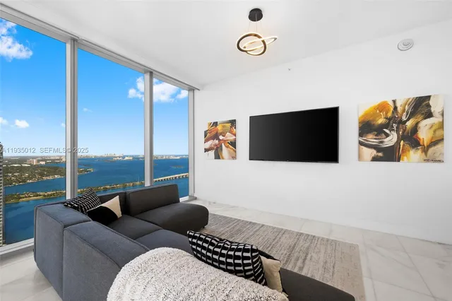 $1,299,000 | 700 Northeast 26th Terrace, Unit 4906, Miami, FL 33137