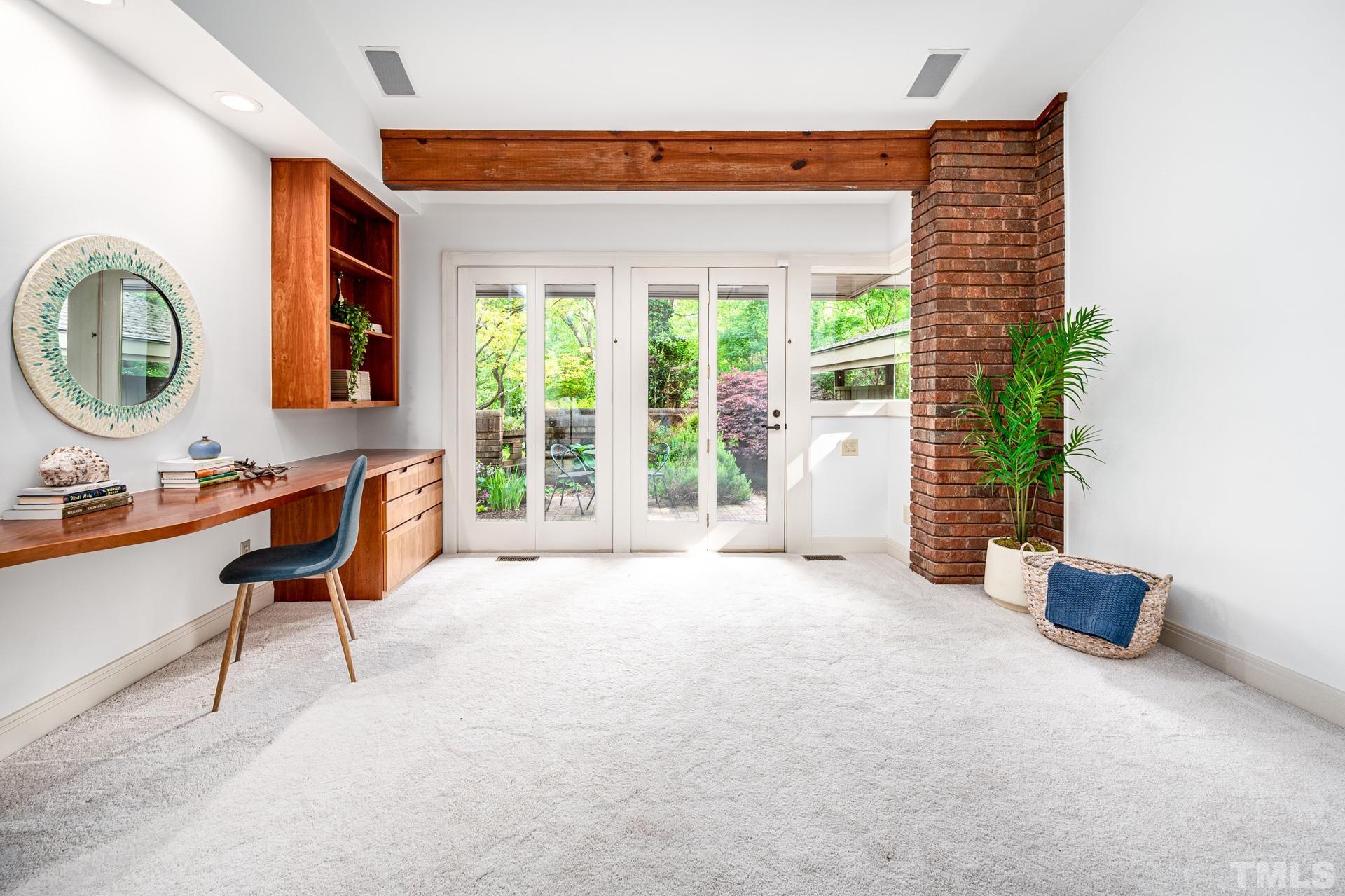 803 Cedar Falls Road Chapel Hill, NC 27514 - Photo 25 of 61 a living room with furniture and a window