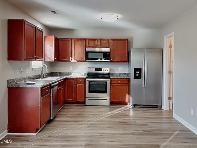 $1,899 | 6800 Lakinsville Lane, Raleigh, NC 27610