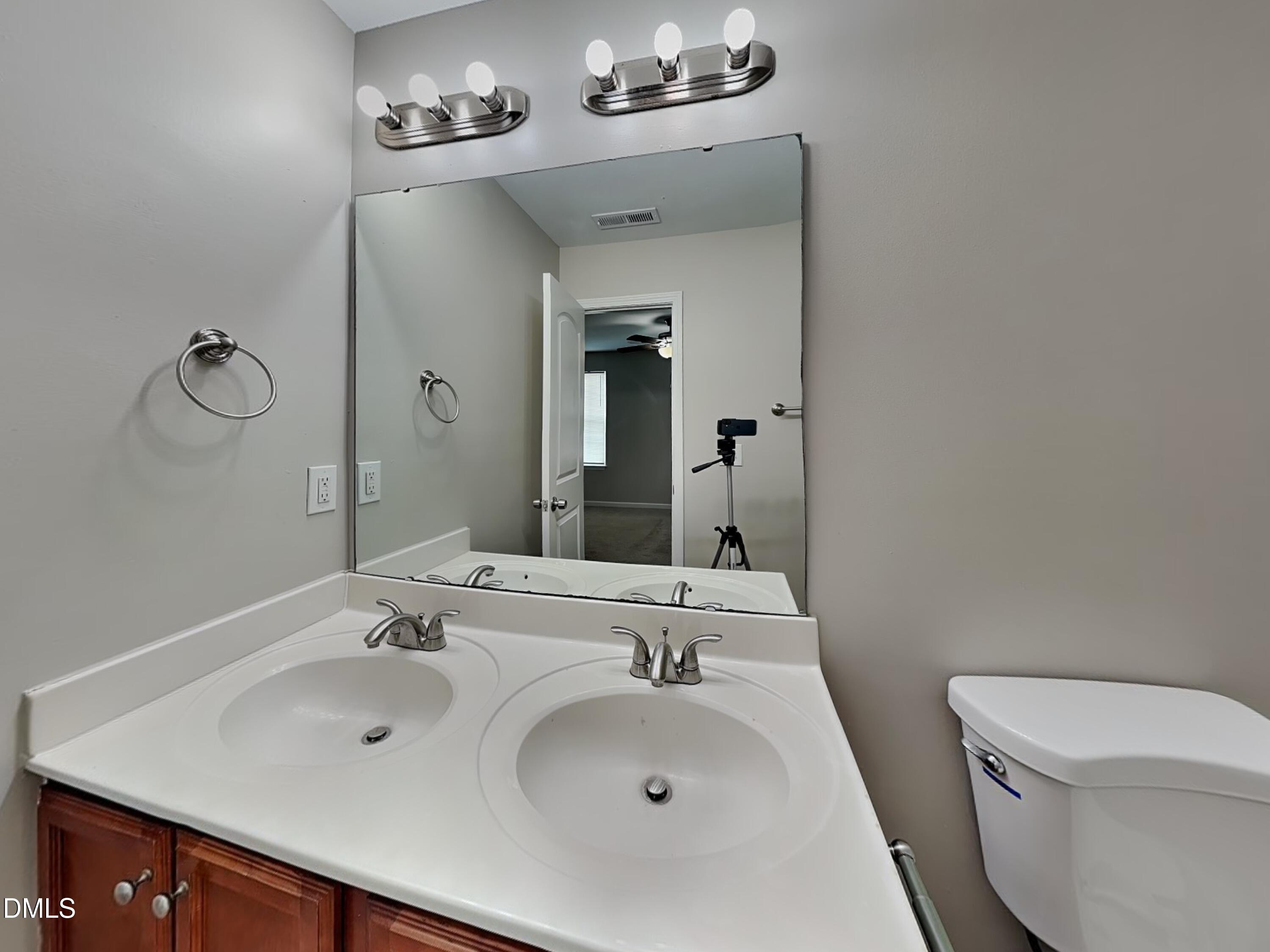 6800 Lakinsville Lane Raleigh, NC 27610 - Photo 9 of 16 8_Image_N2SlYSgRLQ