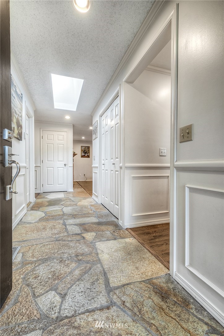 14616 Southeast 178th Place Renton, WA 98058 - Photo 3 of 25 Gallery Image 3