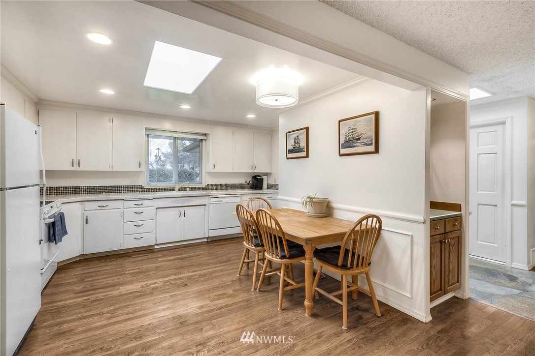 14616 Southeast 178th Place Renton, WA 98058 - Photo 10 of 25 Gallery Image 10