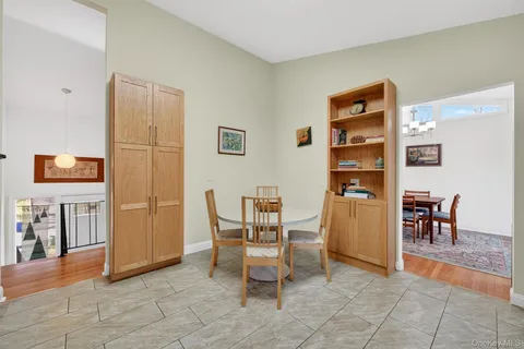 a view of a livingroom with furniture