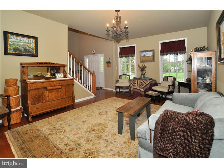 253 Scott Road Perkasie, PA 18944 - Photo 8 of 21 Living Room