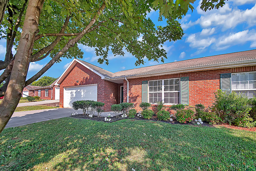 733 Spring Park Road Knoxville, TN 37914 - Photo 3 of 17 733 Spring Park Drive -19
