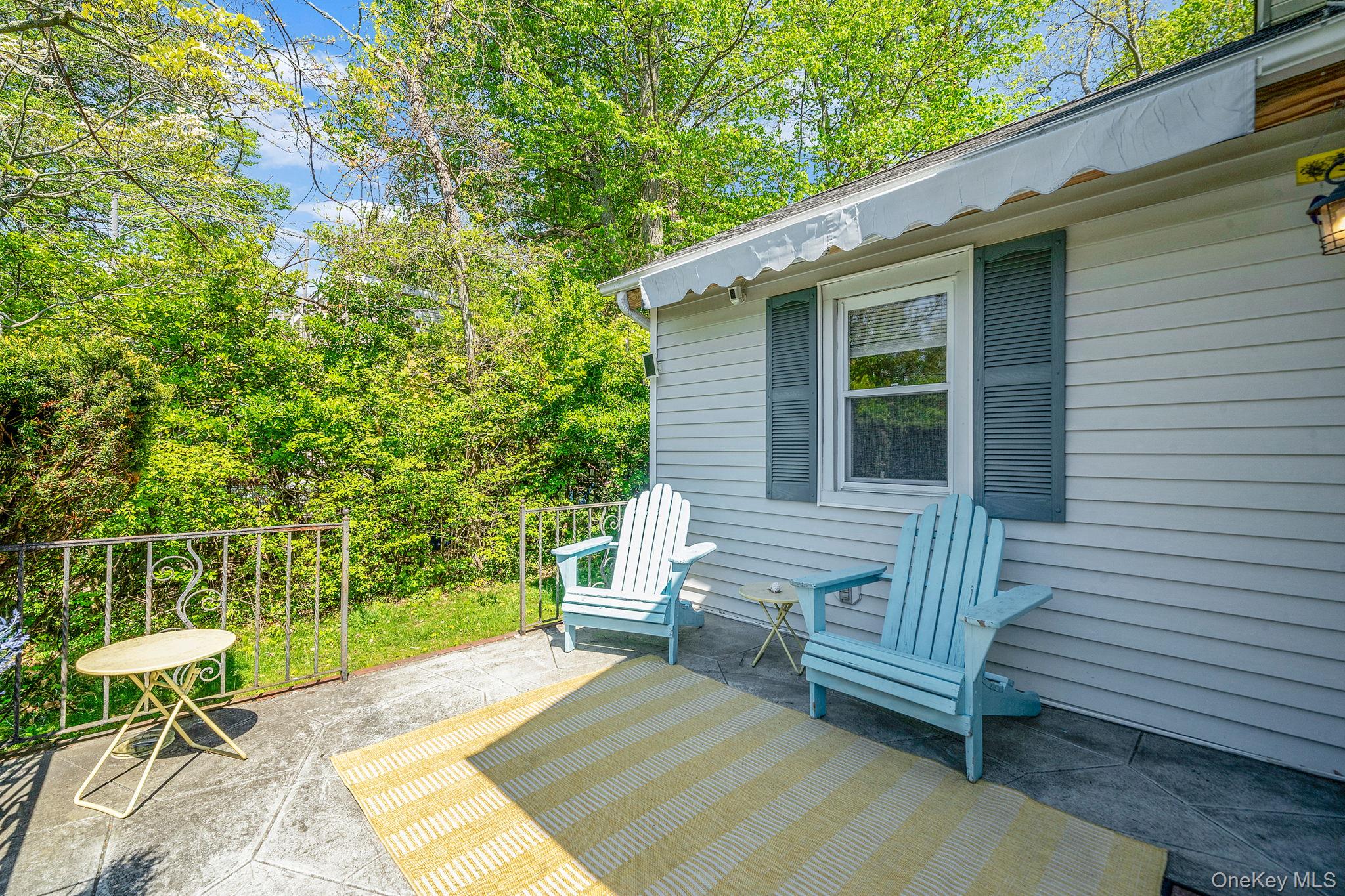 24 Locust Road Wading River, NY 11792 - Photo 6 of 36
