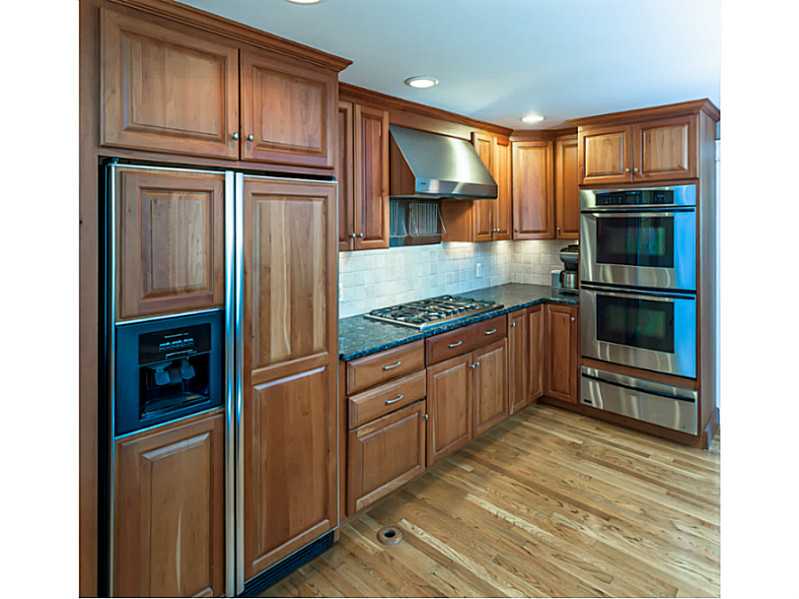 110 Signal Ridge Way East Greenwich, RI 02818 - Photo 8 of 21 Kitchen. Double Thermador ovens with warming drawer. 6 burner gas range- hood with warming lights