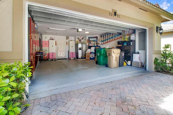 $3,995 | 5095 Madison Lakes Circle North, Davie, FL 33328