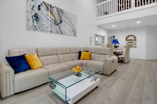 $3,995 | 5095 Madison Lakes Circle North, Davie, FL 33328