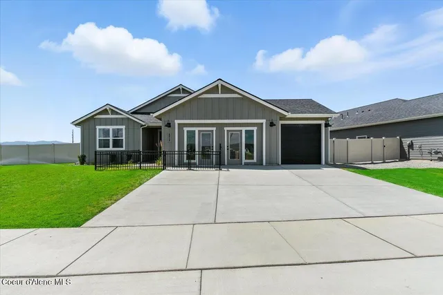 $677,400 | 7052 North Coeur Terre Boulevard, Coeur D'Alene, ID 83815