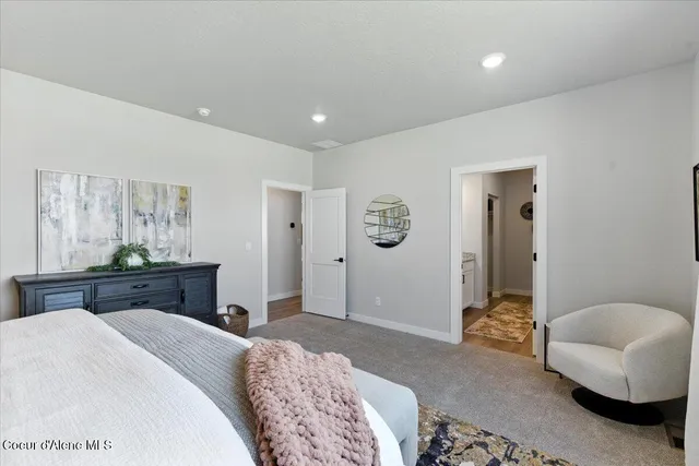 $677,400 | 7052 North Coeur Terre Boulevard, Coeur D'Alene, ID 83815