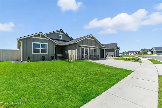 $677,400 | 7052 North Coeur Terre Boulevard, Coeur D'Alene, ID 83815
