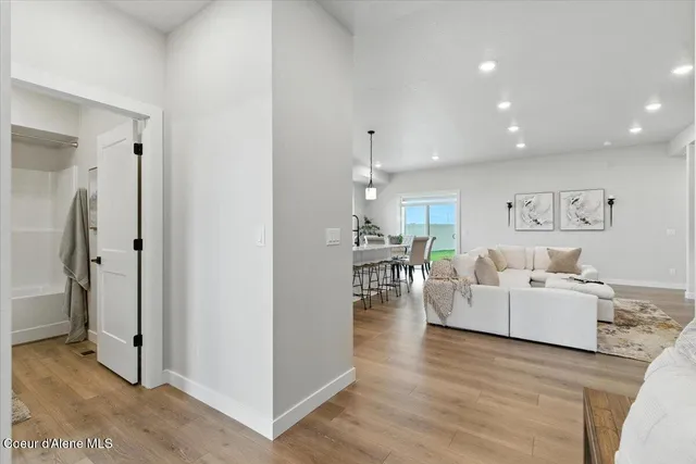 $677,400 | 7052 North Coeur Terre Boulevard, Coeur D'Alene, ID 83815