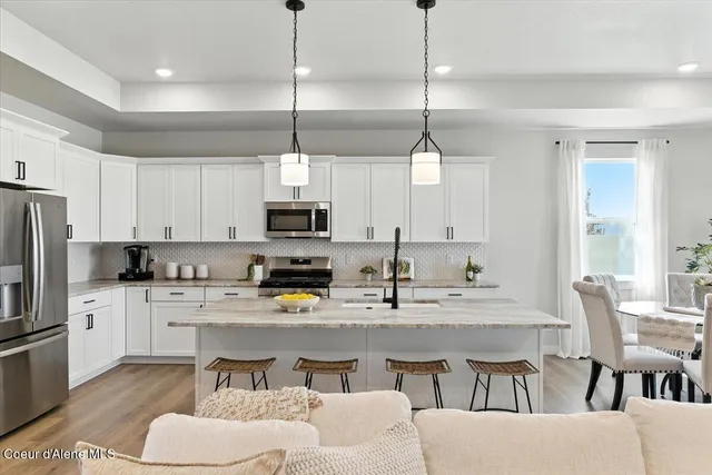 $677,400 | 7052 North Coeur Terre Boulevard, Coeur D'Alene, ID 83815