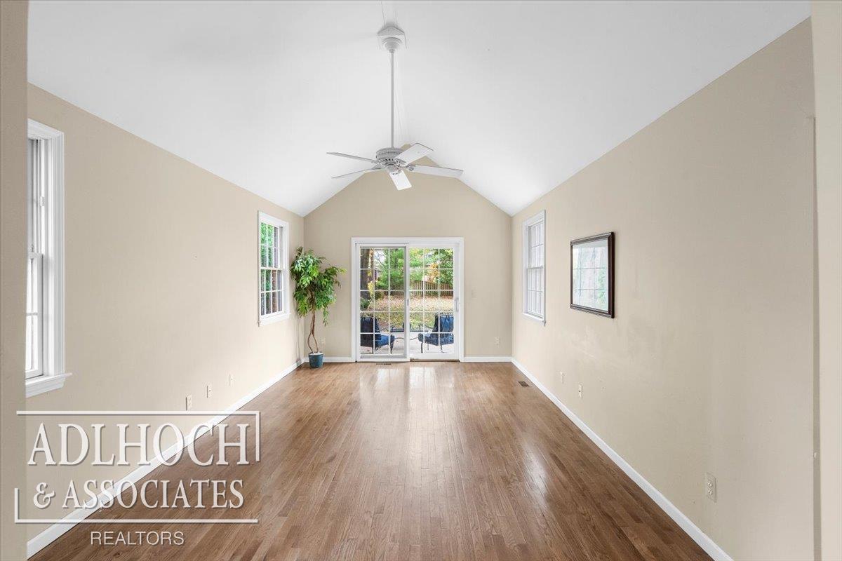 827 Fisher Road Grosse Pointe, MI 48230 - Photo 20 of 53 50193483-8b68c11d-f60e-4cf7-9346-8a8822f9224a.JPG