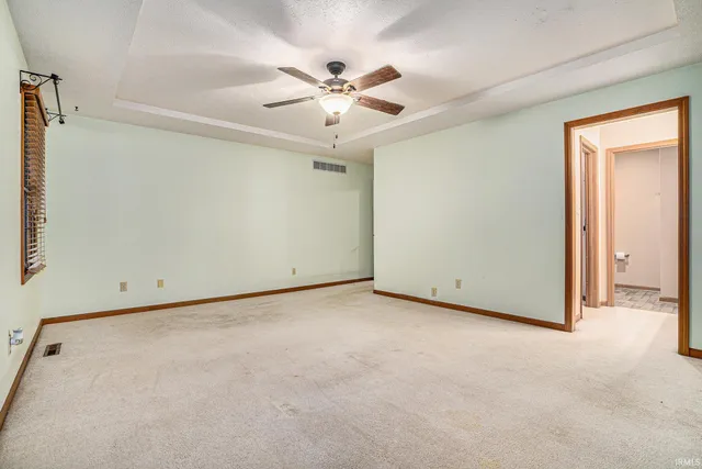 $325,000 | 58656 Baugo Crossing, Elkhart, IN 46517