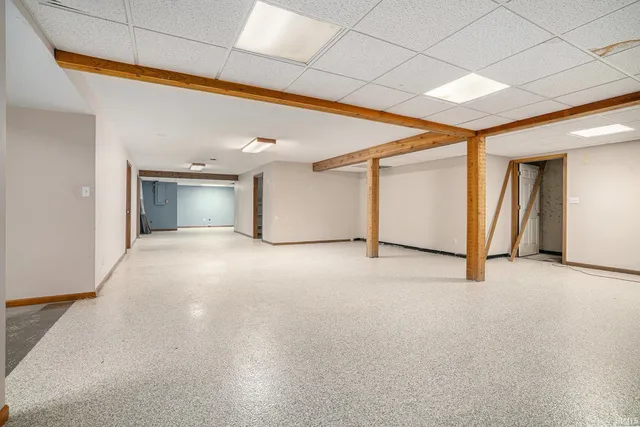 $325,000 | 58656 Baugo Crossing, Elkhart, IN 46517