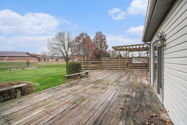 $325,000 | 58656 Baugo Crossing, Elkhart, IN 46517