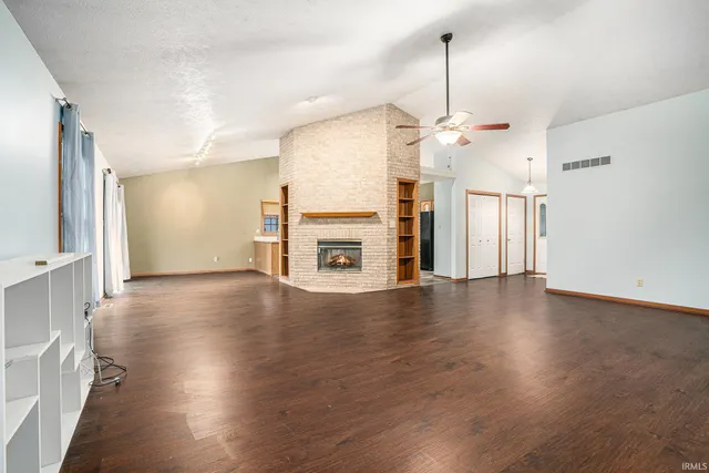 $325,000 | 58656 Baugo Crossing, Elkhart, IN 46517