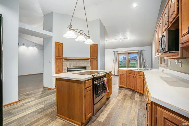 $325,000 | 58656 Baugo Crossing, Elkhart, IN 46517