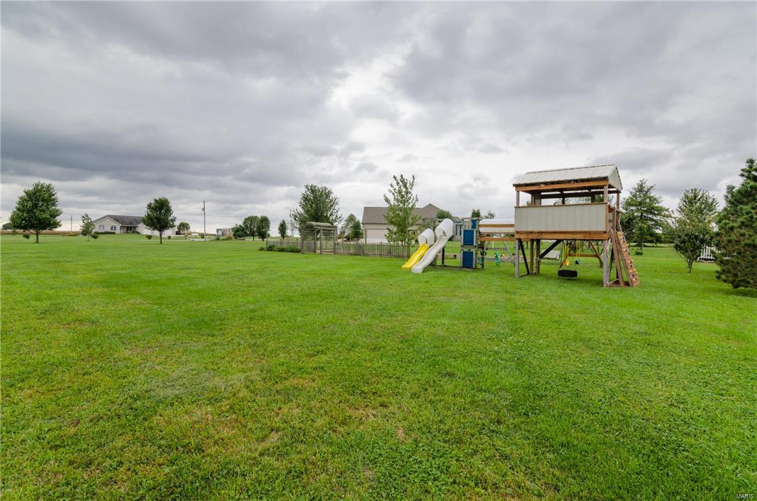 101 Spring Court Worden, IL 62097 - Photo 23 of 34