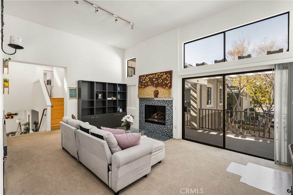 8 Southwind Irvine, CA 92614 - Photo 18 of 35 Family room