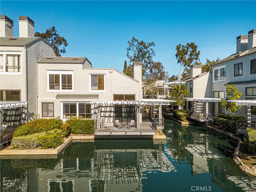 8 Southwind Irvine, CA 92614 - Photo 4 of 35 Welcome home