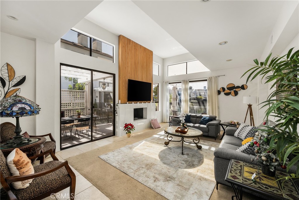 8 Southwind Irvine, CA 92614 - Photo 6 of 35 Formal Living