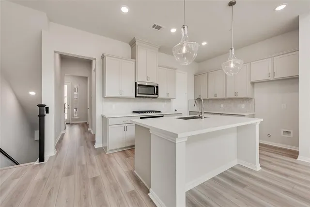 $589,990 | 8127 Challenger Lane, Frisco, TX 75034