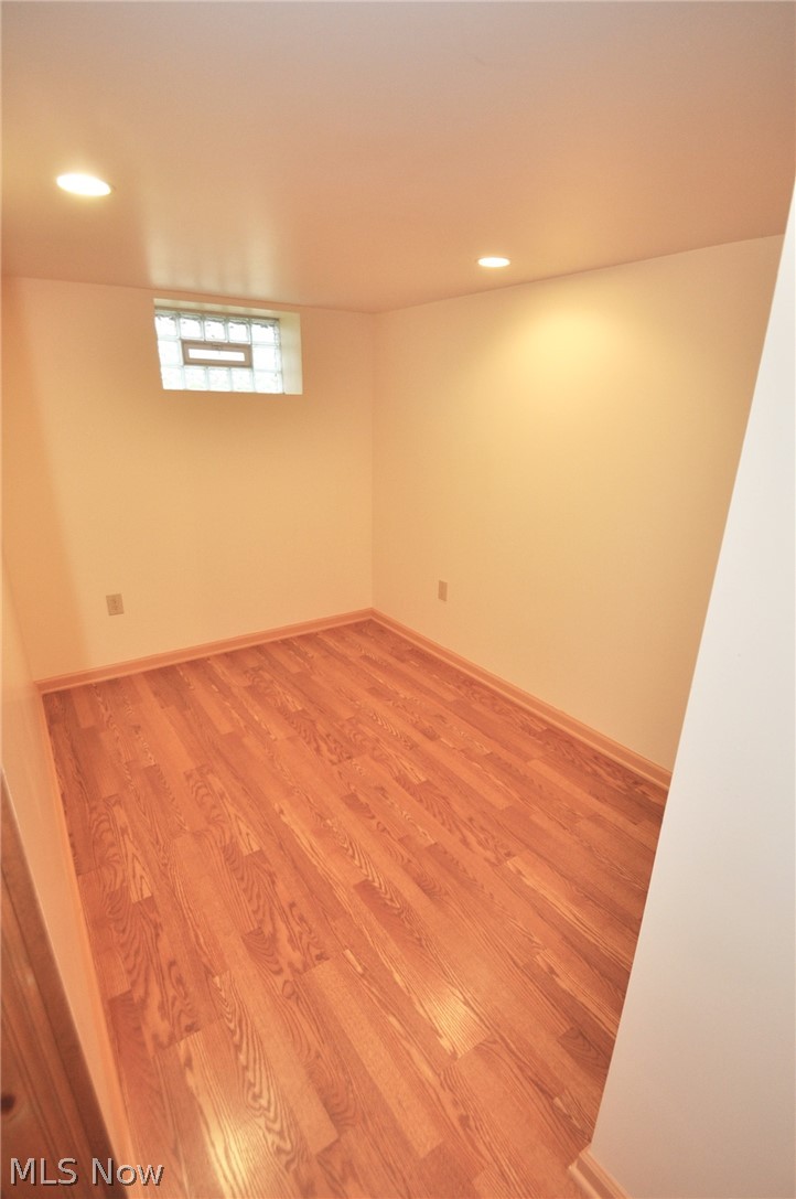 1378 Dorsh Road Cleveland, OH 44121 - Photo 28 of 32
