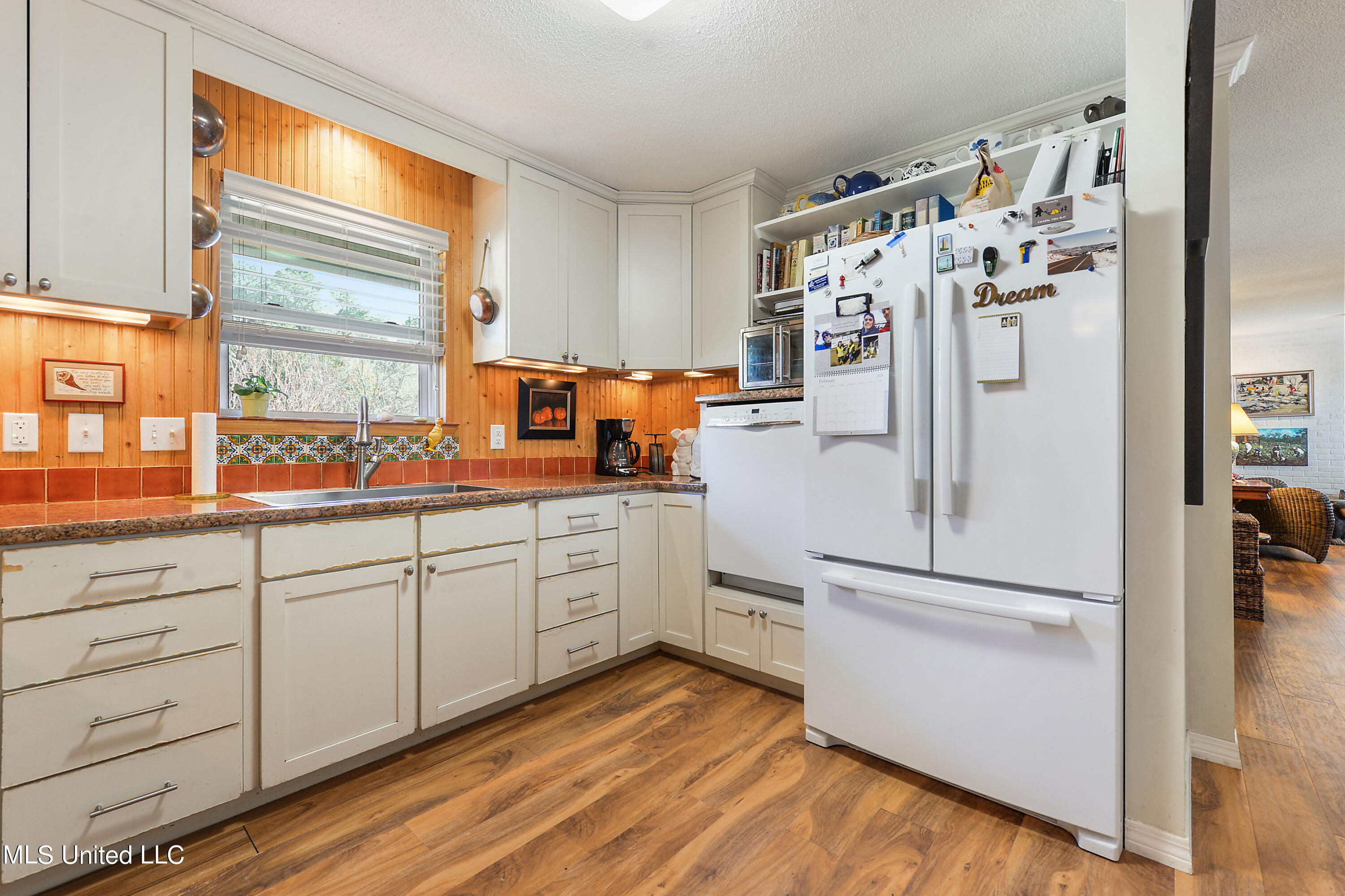 1335 Diller Road Ocean Springs, MS 39564 - Photo 7 of 24 008 (7)
