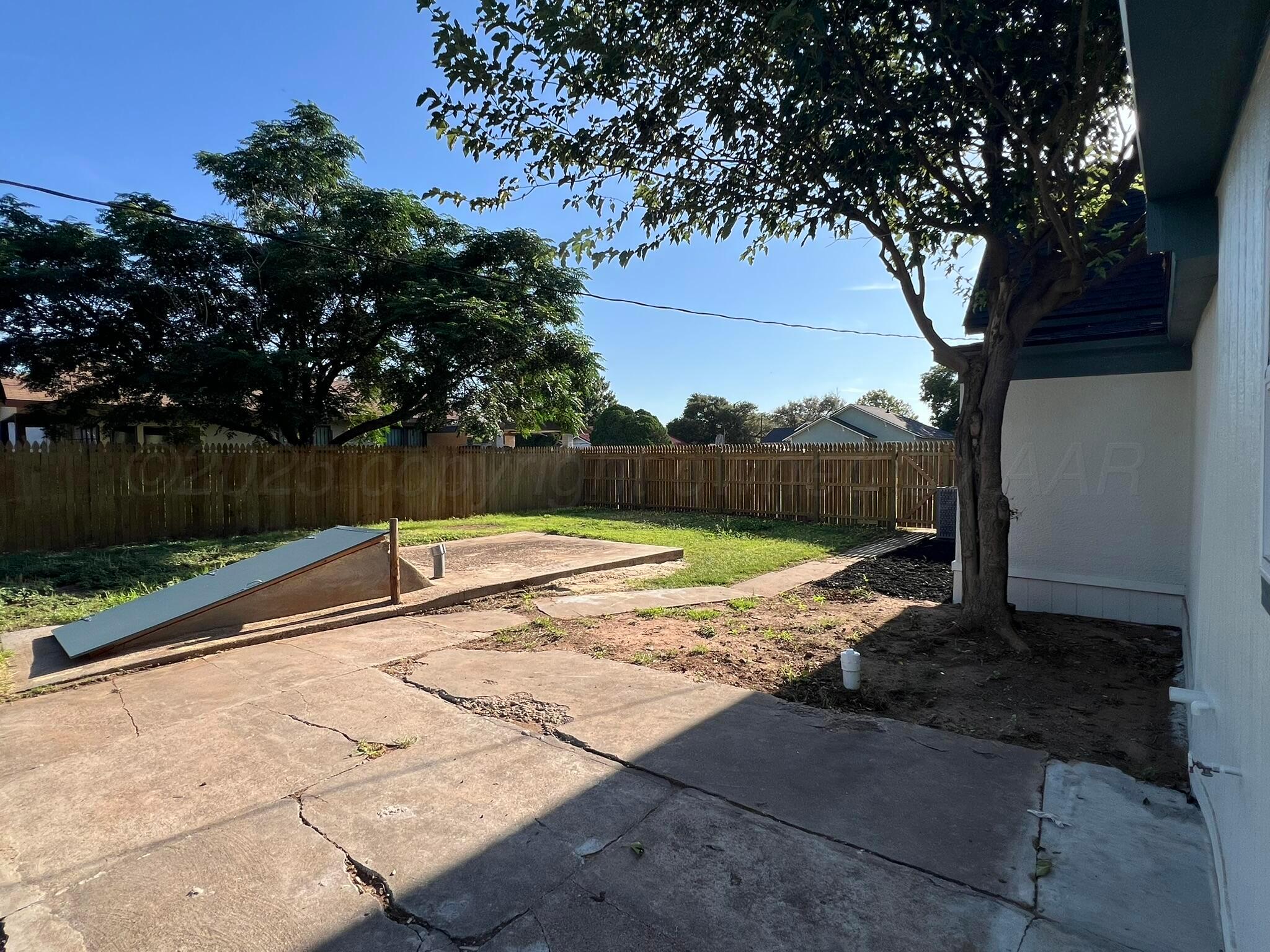 817 South 6th Street Memphis, TX 79245 - Photo 41 of 43 a view of a yard