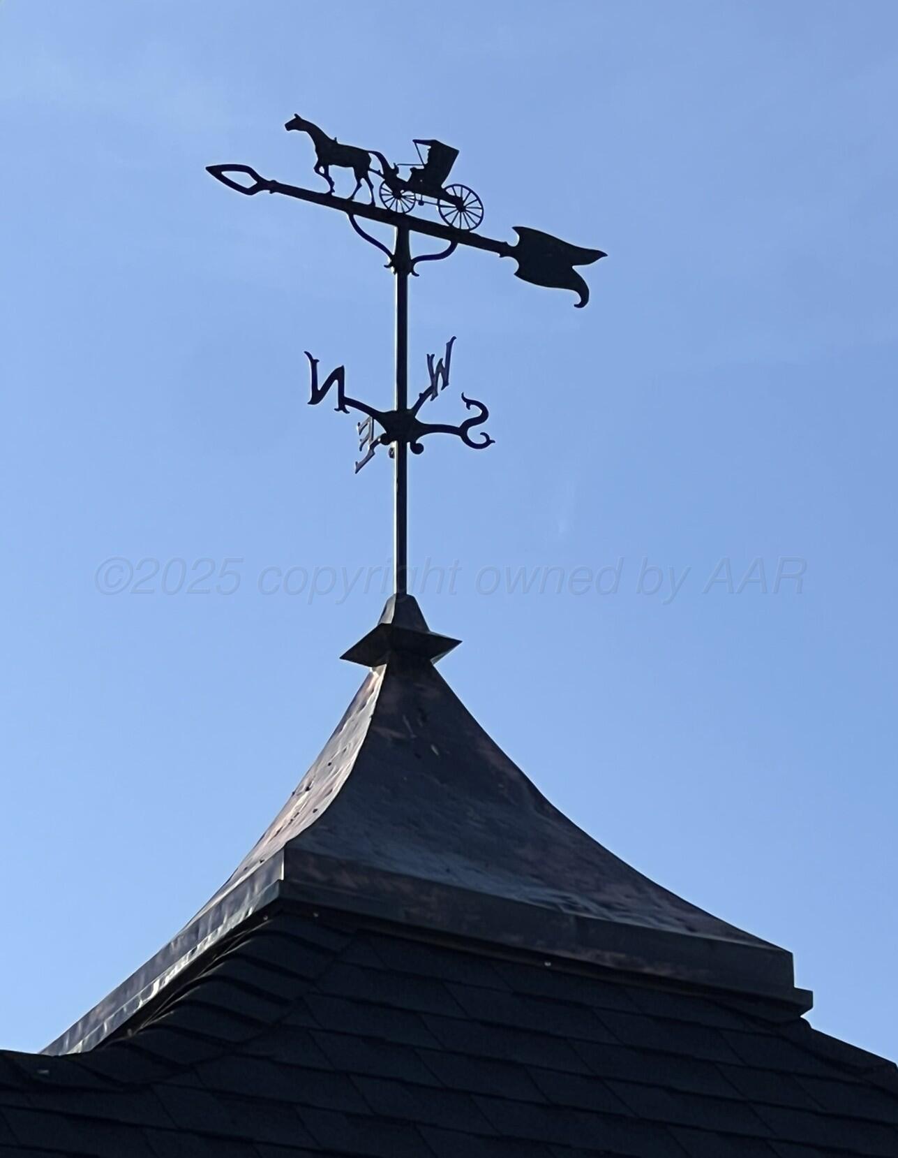 817 South 6th Street Memphis, TX 79245 - Photo 43 of 43 a view of a hallway with a small space