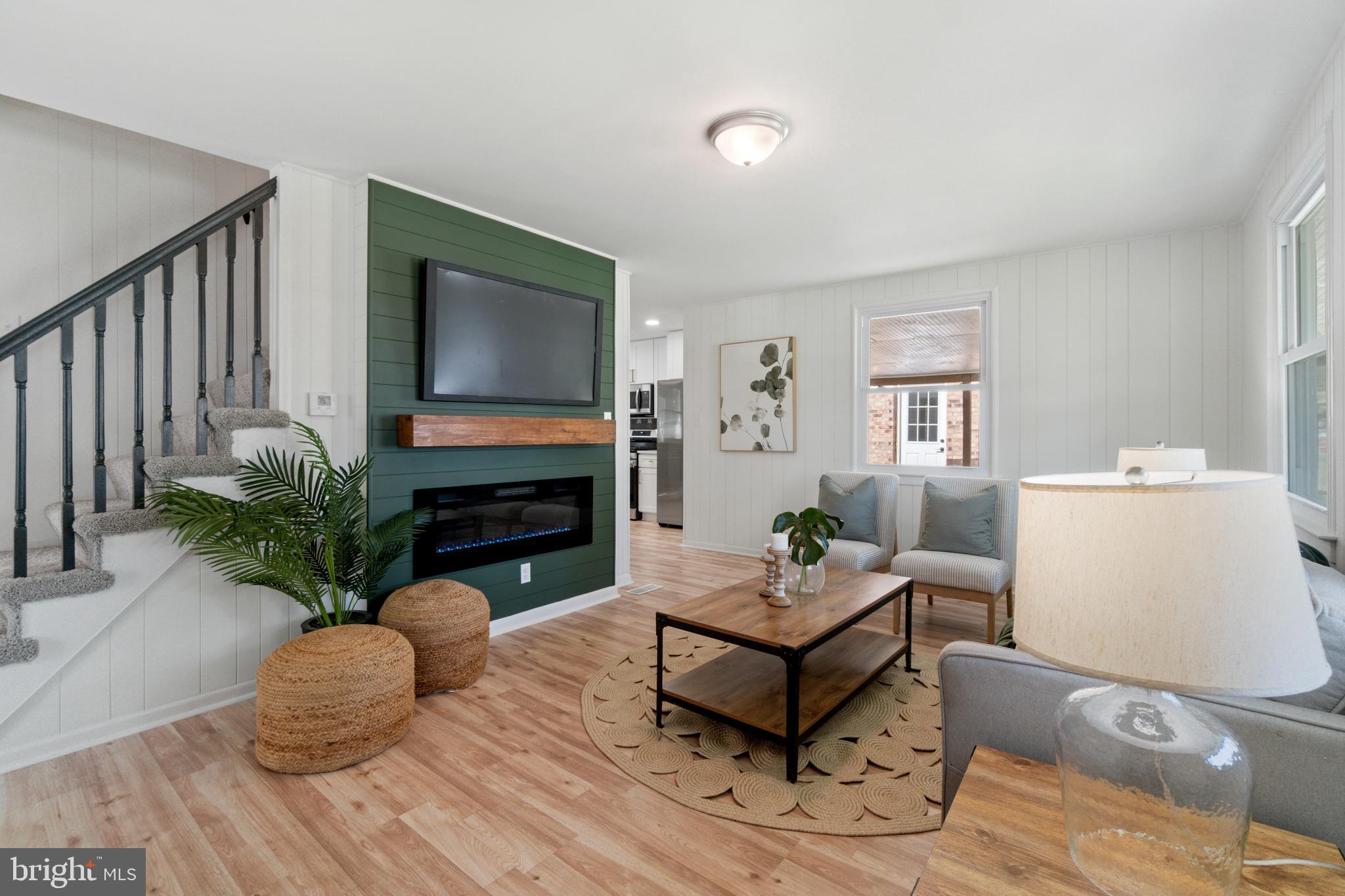 8117 Cornwall Road Dundalk, MD 21222 - Photo 2 of 40 Living Room