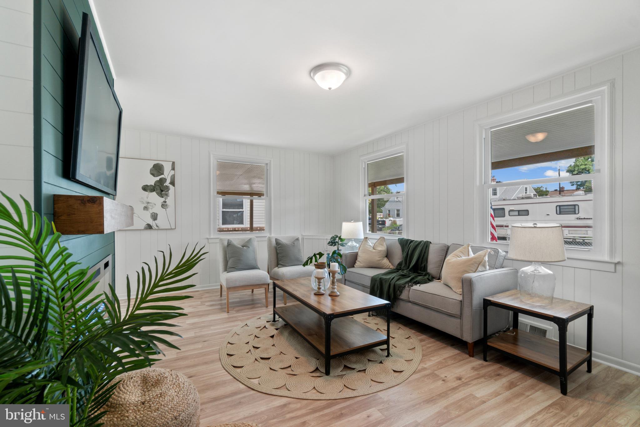 8117 Cornwall Road Dundalk, MD 21222 - Photo 3 of 40 Living Room