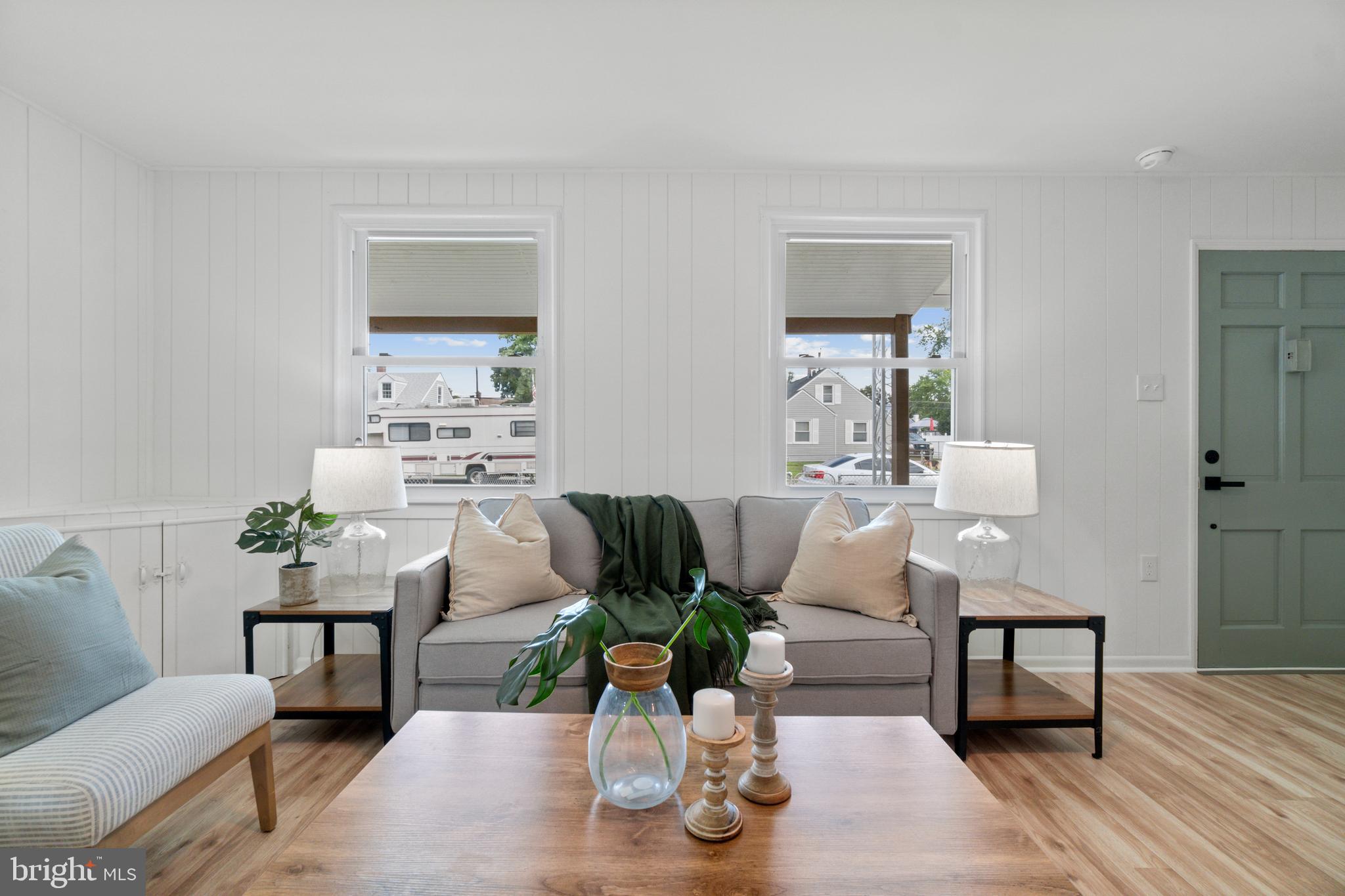 8117 Cornwall Road Dundalk, MD 21222 - Photo 4 of 40 Living Room